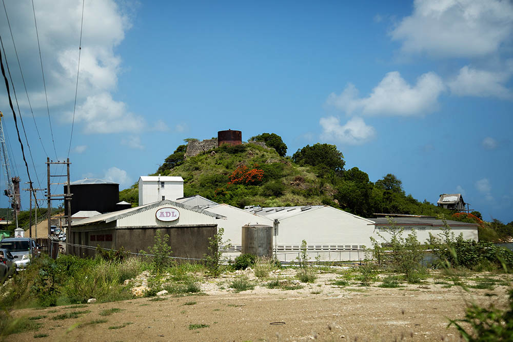 Antigua-palirna-karibik