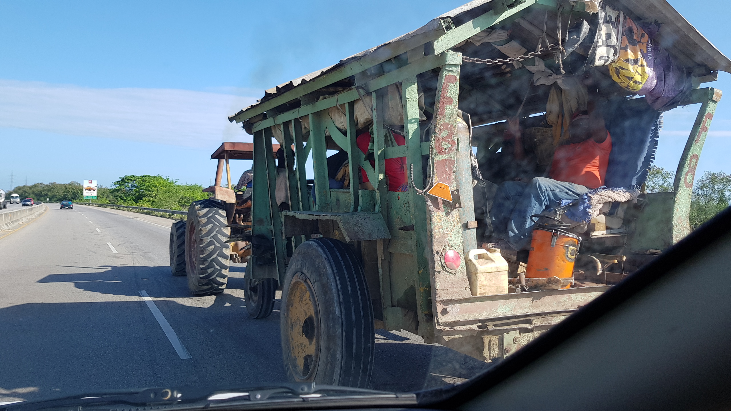 Dominikanska-republika-traktor